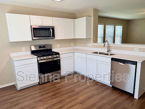 5th image of 3403 Wickham Ln