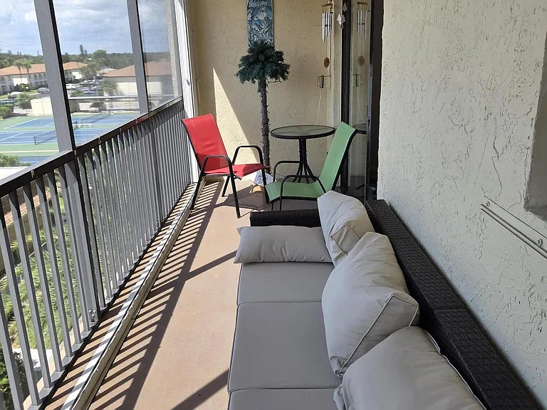 500 Palm Springs Blvd #407 — Photo 20