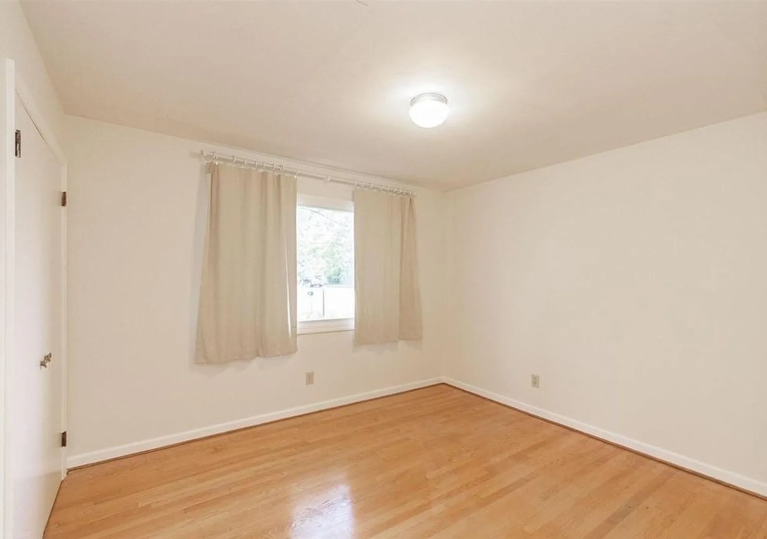 3 Bedroom 3 Bath House — Photo 2