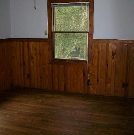 5th image of 92 N Roscoe Blvd