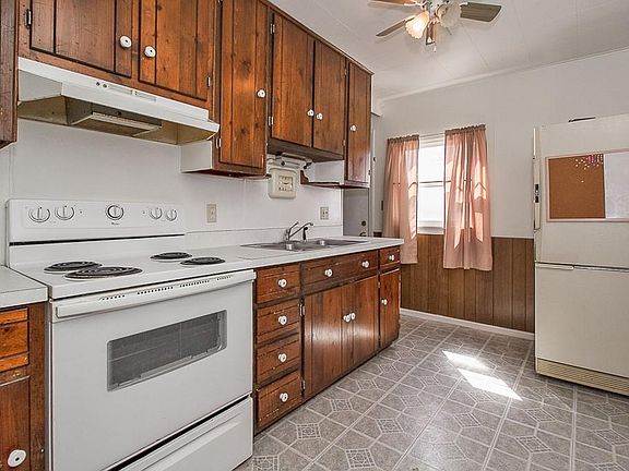 4th image of 2210 Homewood Dr
