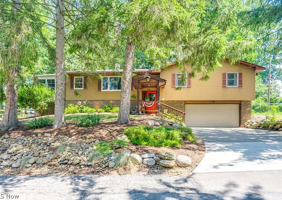 1st image of 350 Dawnshire Dr