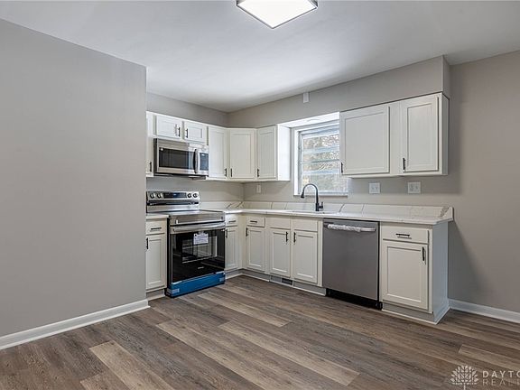 5th image of 2108 Sunset Ave