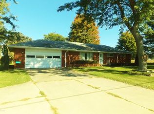 1282 E Fawn River Rd, Sturgis, MI 49091