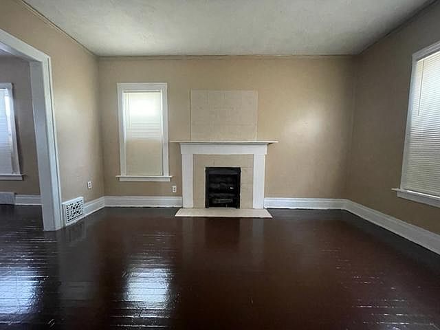 2nd image of 740 W Philadelphia St