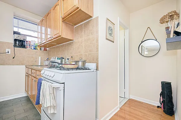 Rented by Keller Williams NYC | media 17