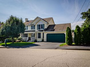 360 Wellington Hill Rd, Manchester, NH 03104