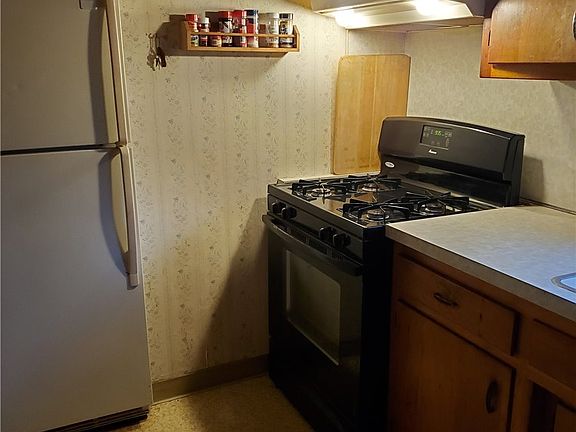 3rd image of 118 Radio Ave