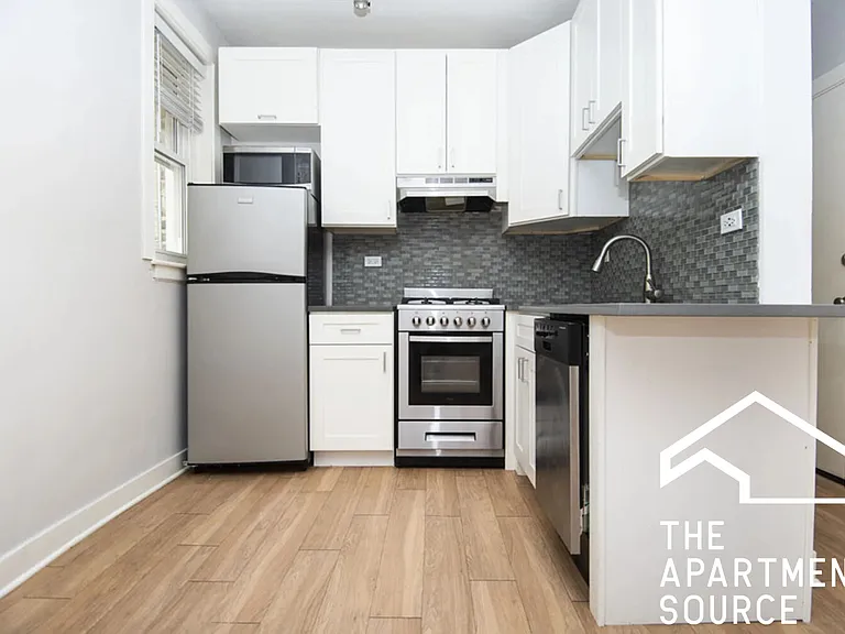 511 W Belmont Ave #34 — Photo 1