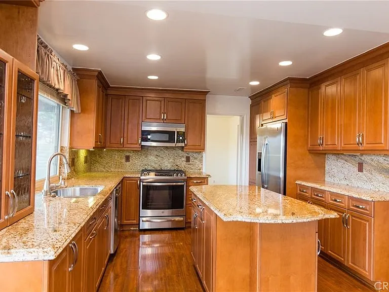 27601 Endeavor St — Photo 15