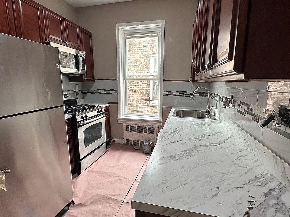 1st image of 1583 Park Pl APT 2F