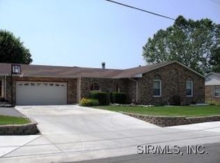 3039 Mockingbird Ln, Granite City, IL