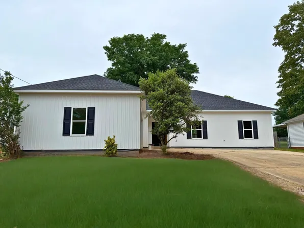 912 Bernice St, Tuscumbia, AL 35674