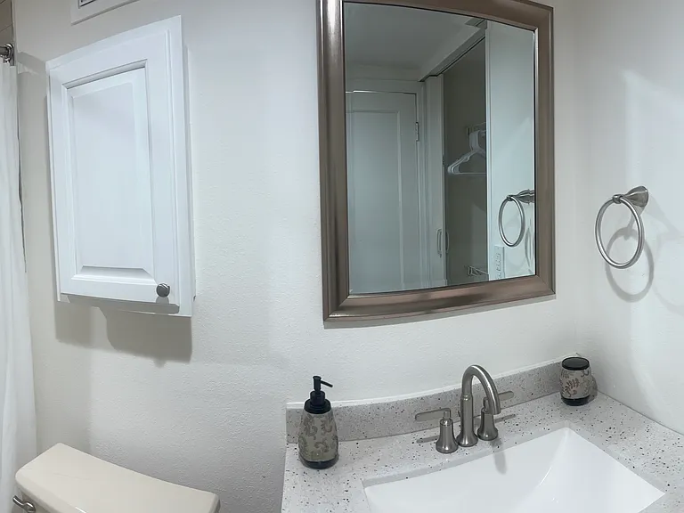 6330 Memorial Hwy #1 — Photo 4