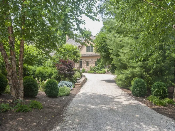 132 Walnut Pl, White Sulphur Springs, WV 24986