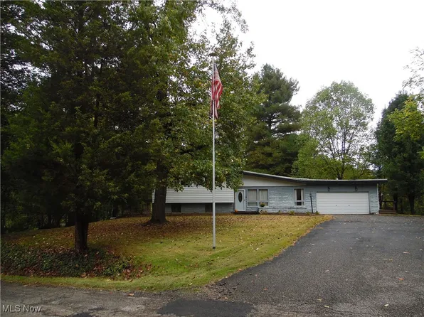 1615 Browns Rd, Marietta, OH 45750