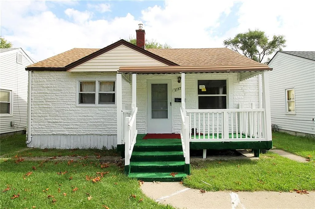 21576 Audrey Ave photo 1