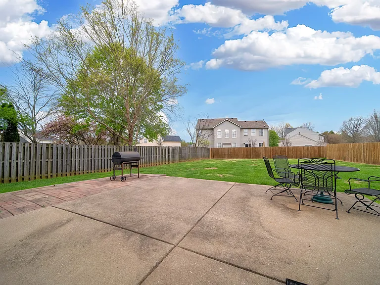 138 Grove Ln S — Photo 57