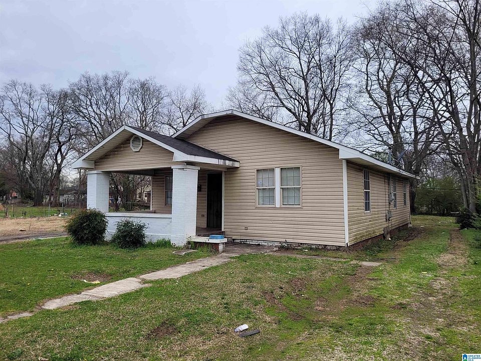 2nd image of 304 68th Pl N