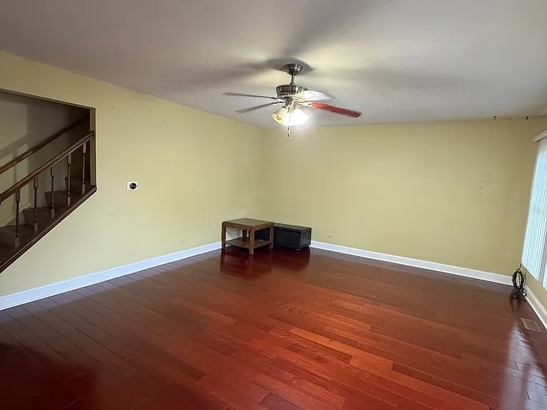 805 Bishop Ct #H — Photo 2