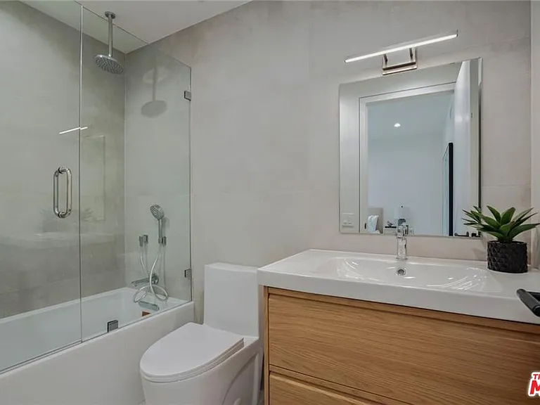 4939 Petit Ave — Photo 36