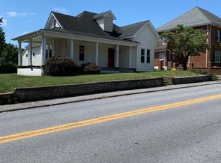 212 E Vermillion St, Athens, WV 24712