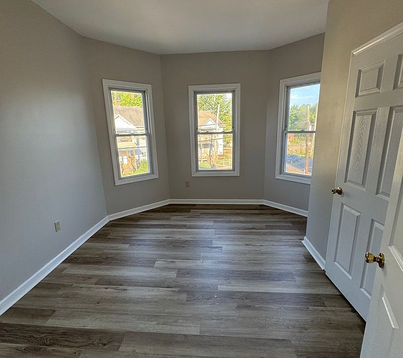 1st image of 1015 Main St #1013