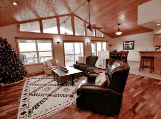 171 Foxtrail Dr, Branson West, MO 65737