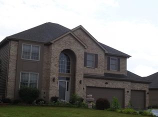 581 Clover Dr, Algonquin, IL 60102
