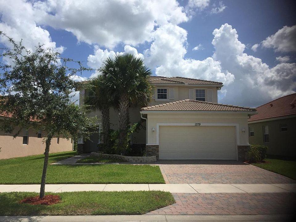 1st image of 1379 NW Leonardo Cir