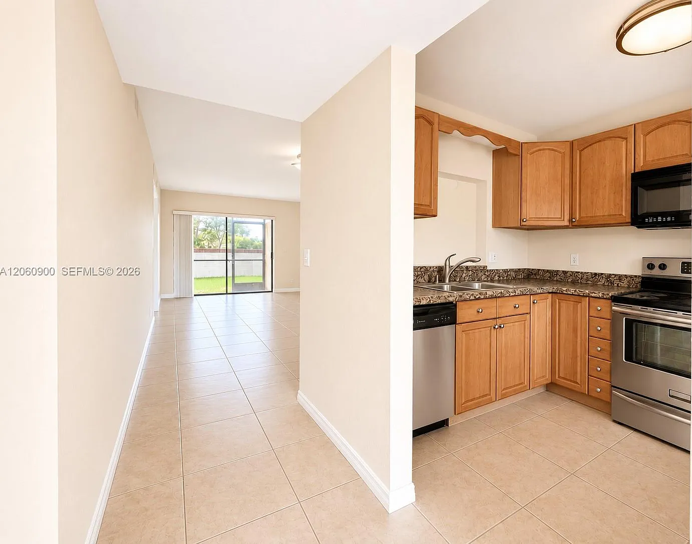Kensington Walk Condo — Photo 3