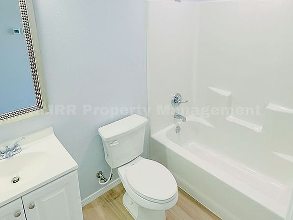 3rd image of 1635 Wrigley Dr