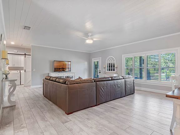 4th image of 5660 Deer Path Ln