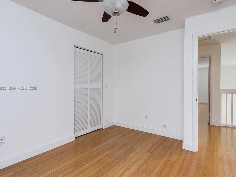 1540 N Trafalgar Cir — Photo 17
