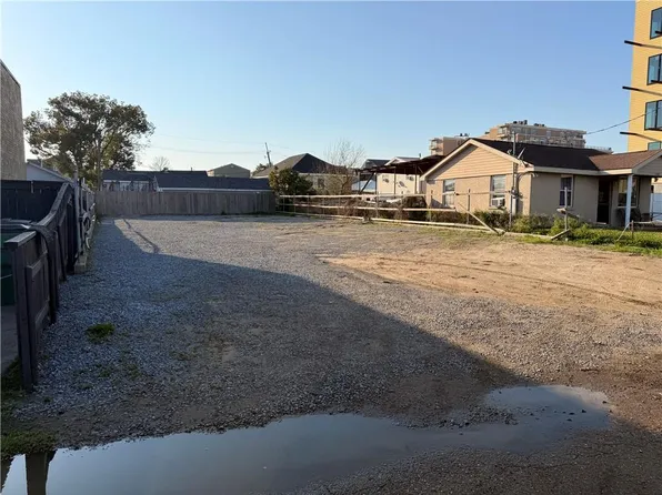 1704 Mayan Ln, Metairie, LA 70005