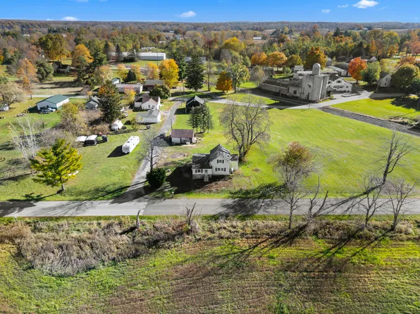 119 N Hayward St, Montgomery, MI 49255