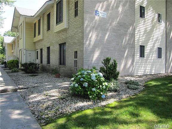 2nd image of 17 Montana Ct