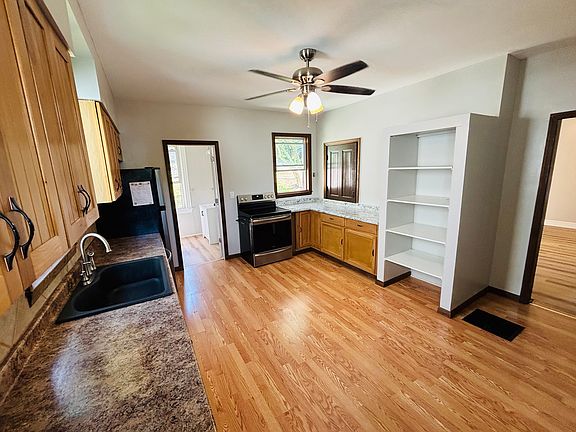 5th image of 38 Hall Ave