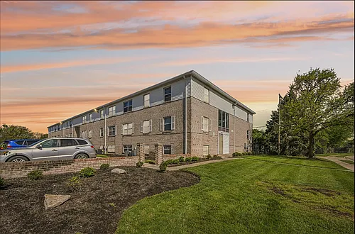 Flats on Tamarack Photo 1