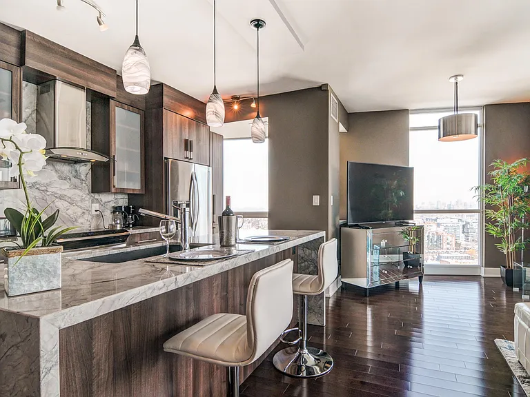 219 Fort York Blvd #LPH3702 — Photo 23