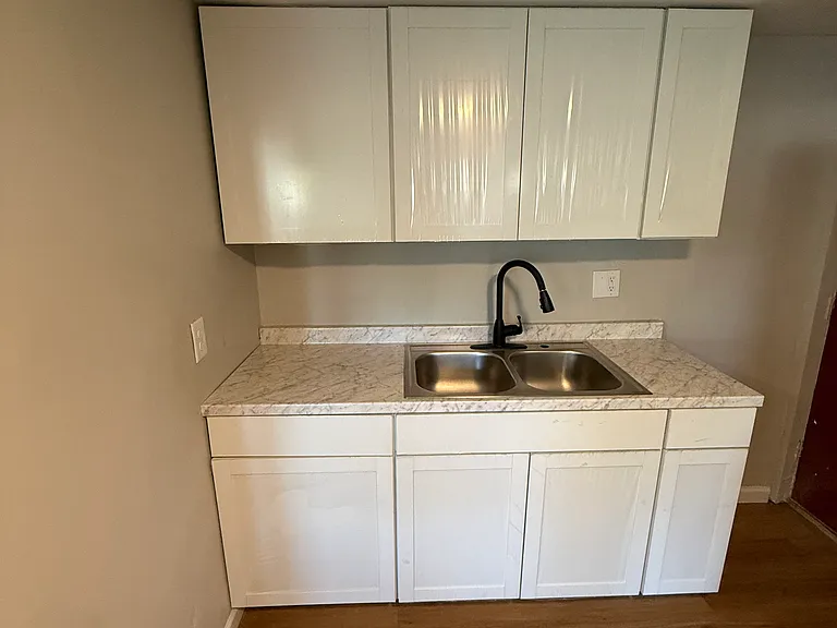 517 S Wheatland Ave — Photo 7