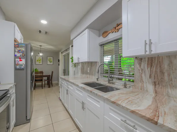 738 NE Lanfair Street NE, Port St Lucie, FL 34983