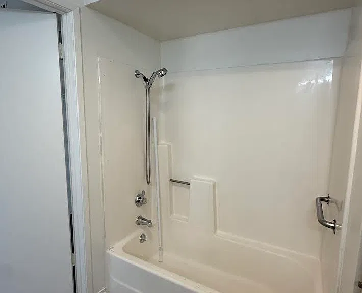 1001 E Cypress Ave — Photo 7