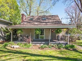 4110 Quillen Ave, Waterford, MI 48329