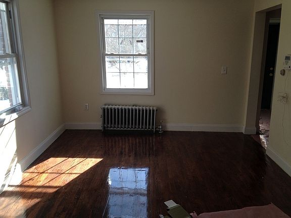 4th image of 115-06 220 St