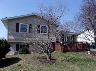 1236 Edgewood Dr, Waterloo, IA 50701