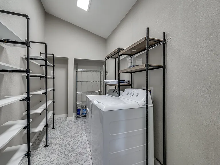 10443 Cromwell Dr — Photo 9