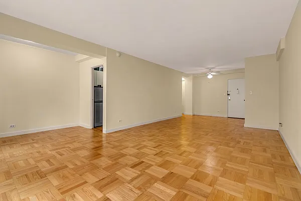 Sold by Warburg | media 10