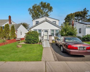 51 Dante, Amityville, NY, 11701