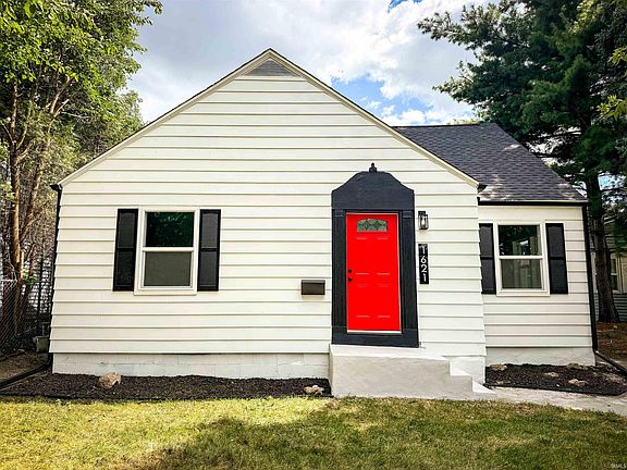 2nd image of 1621 Lincolnway Way W